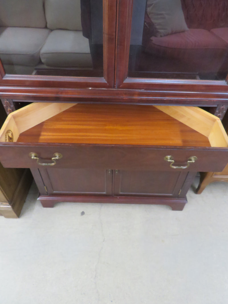 22"W 1-Piece Solid Wood Corner China Cabinet with Glass Doors