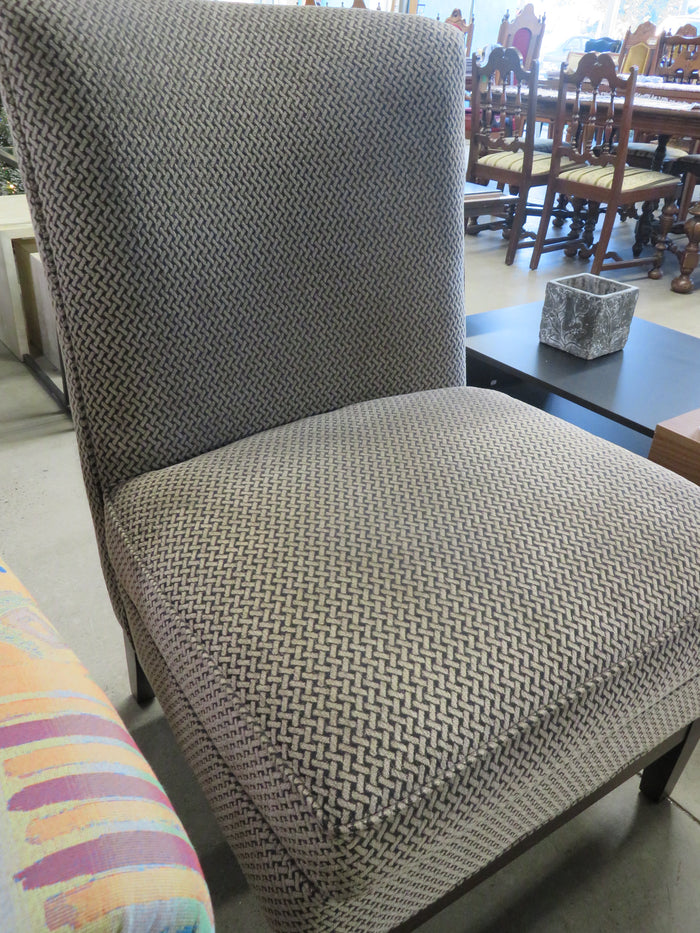 Zig Zag Pattern Chair