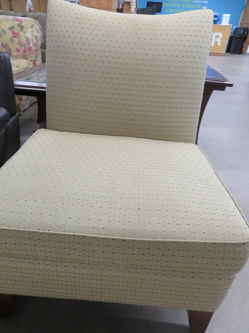 Green Patterned Living Chair