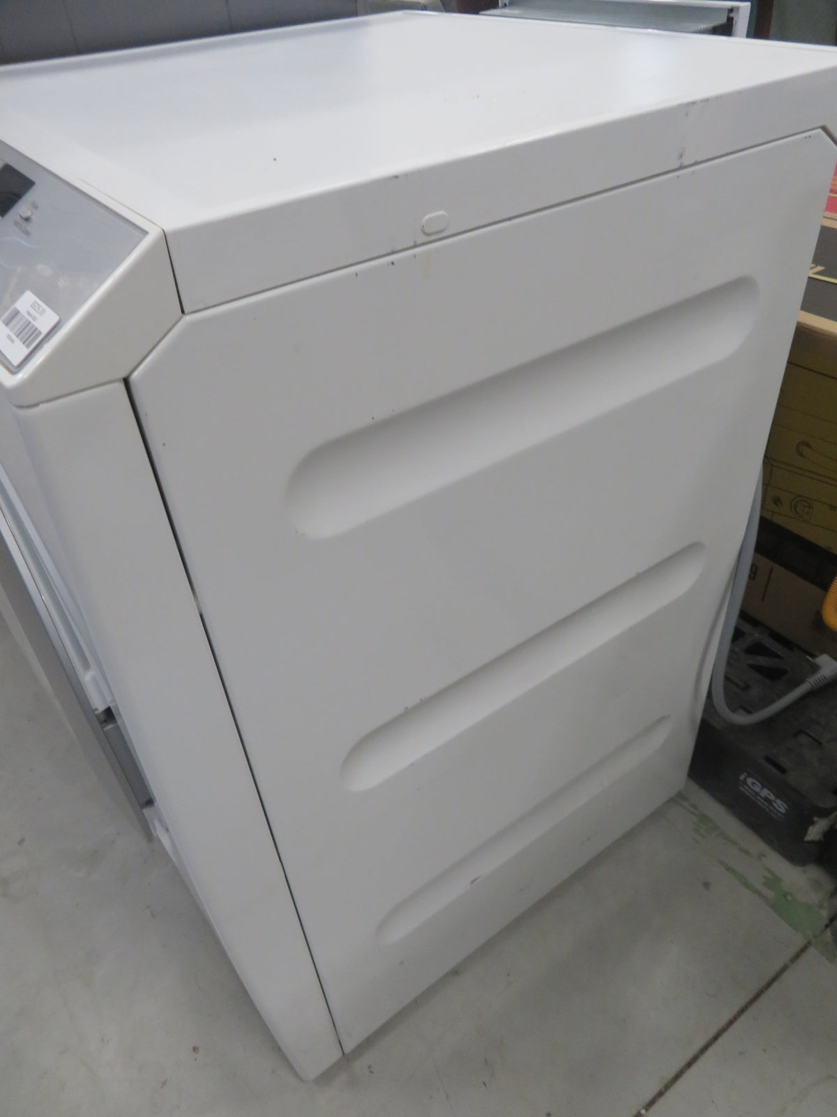 27"W Front Load Washing Machine in White