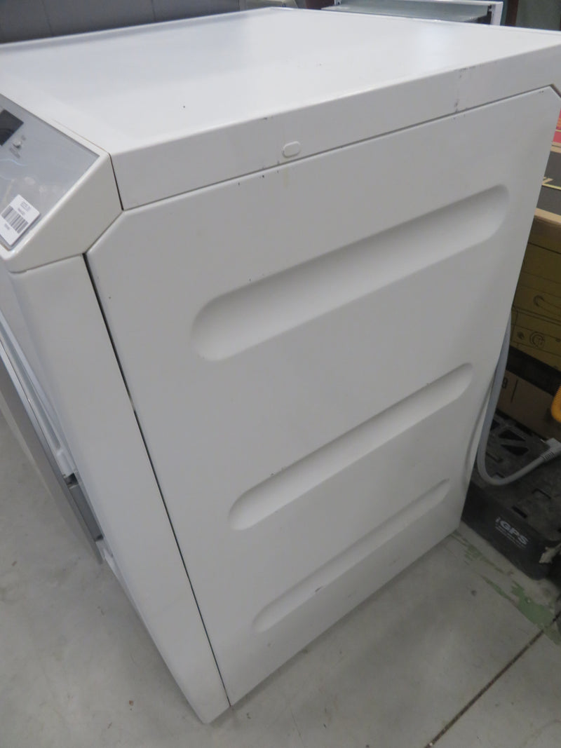 27"W Front Load Washing Machine in White