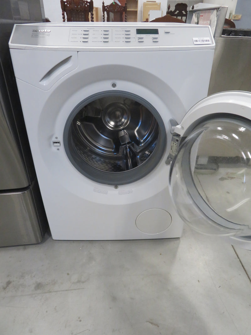 27"W Front Load Washing Machine in White