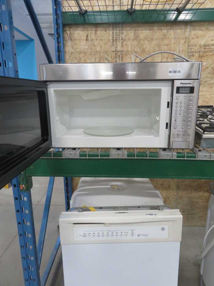 30"W Under Cupboard Microwave in Stainless Steel