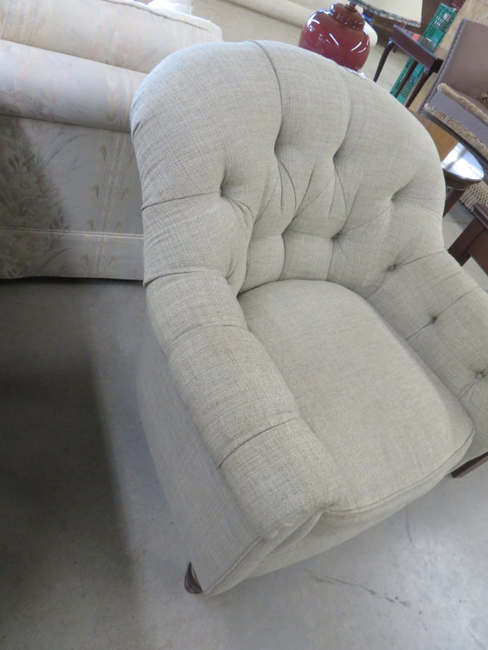 36"W Comfy Chair