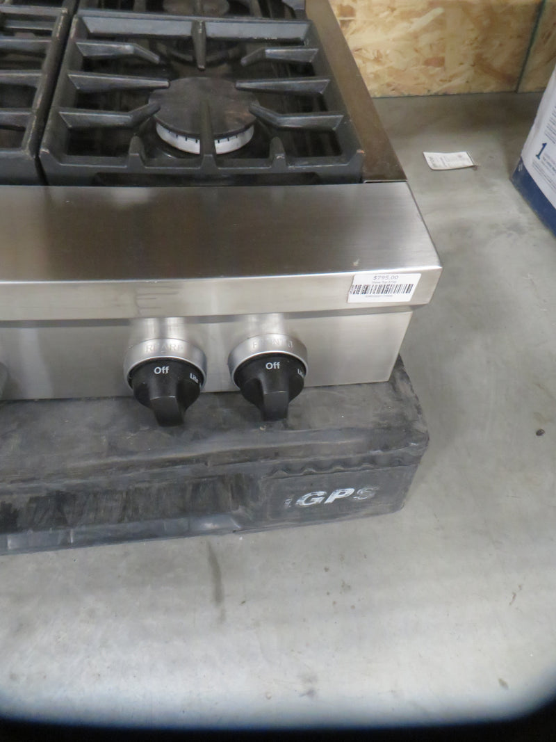 48"W Gas Cooktop with 6 Burners and Grill