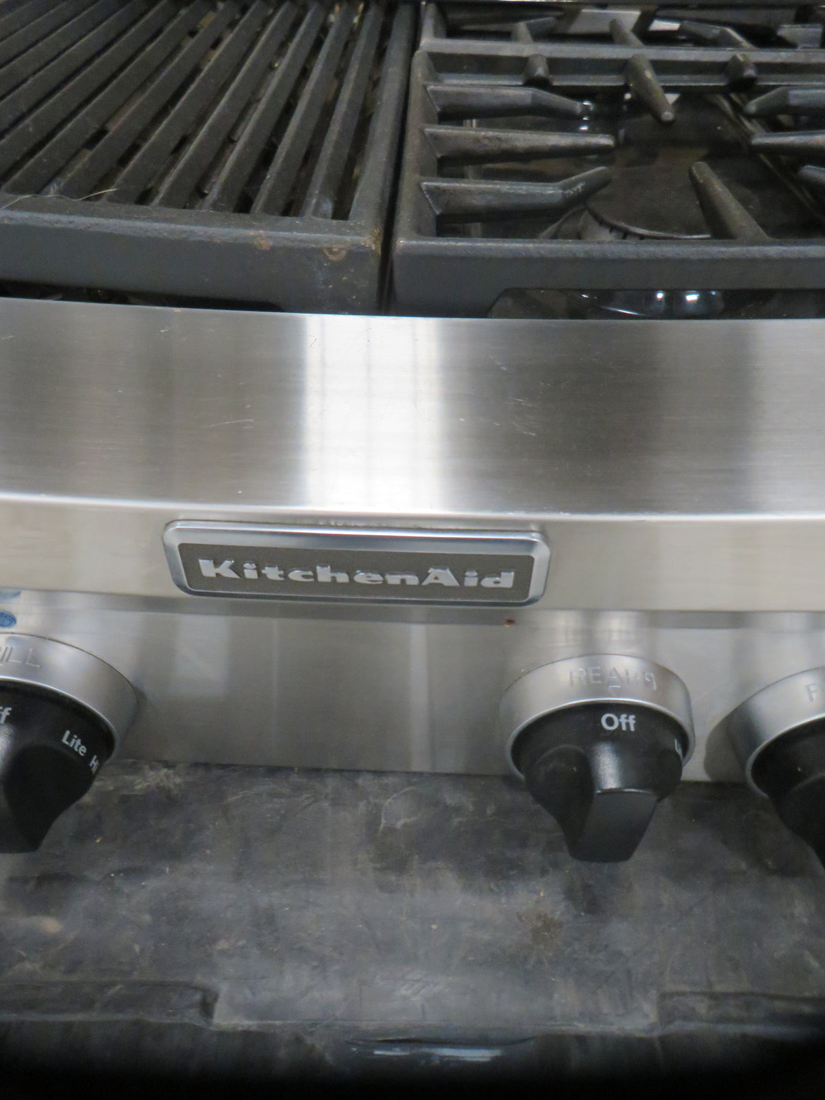 48"W Gas Cooktop with 6 Burners and Grill