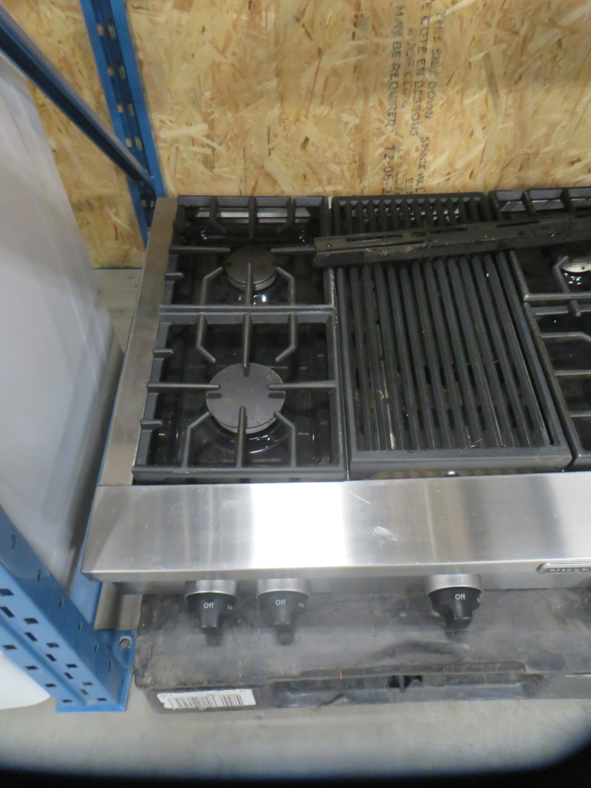 48"W Gas Cooktop with 6 Burners and Grill