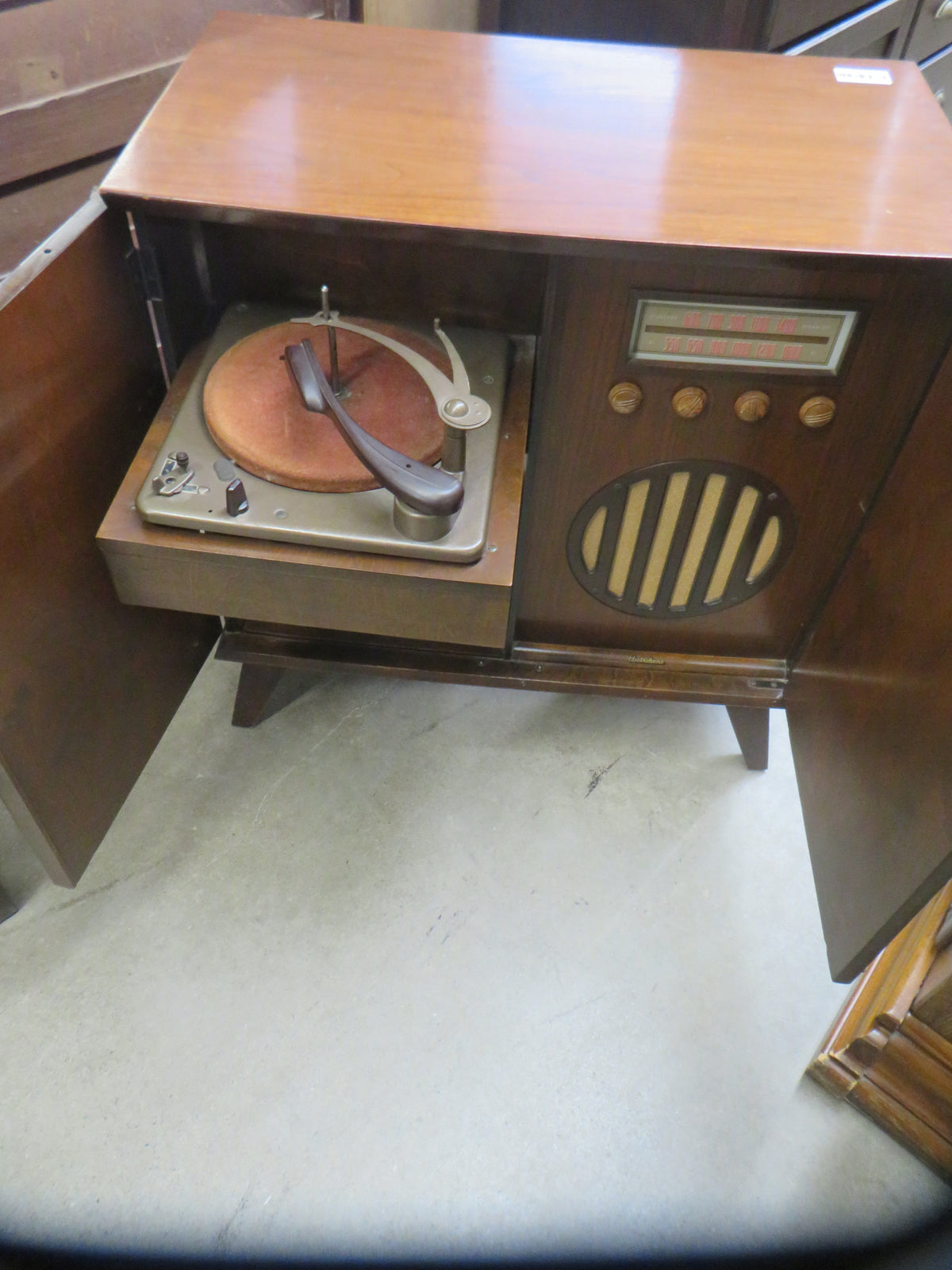 Vintage Record Player & Radio Console