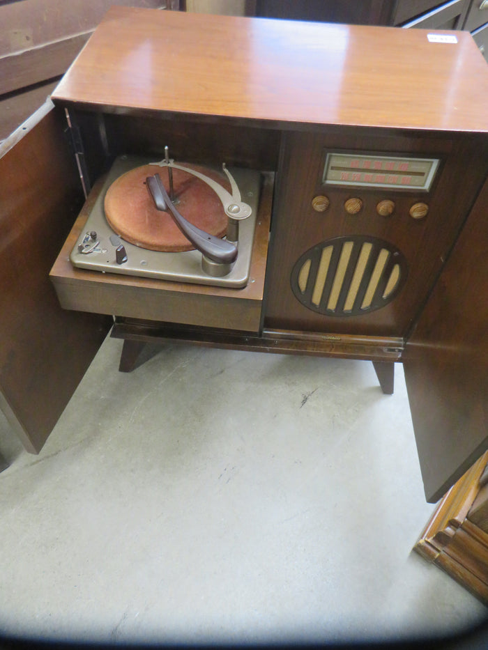 Vintage Record Player & Radio Console