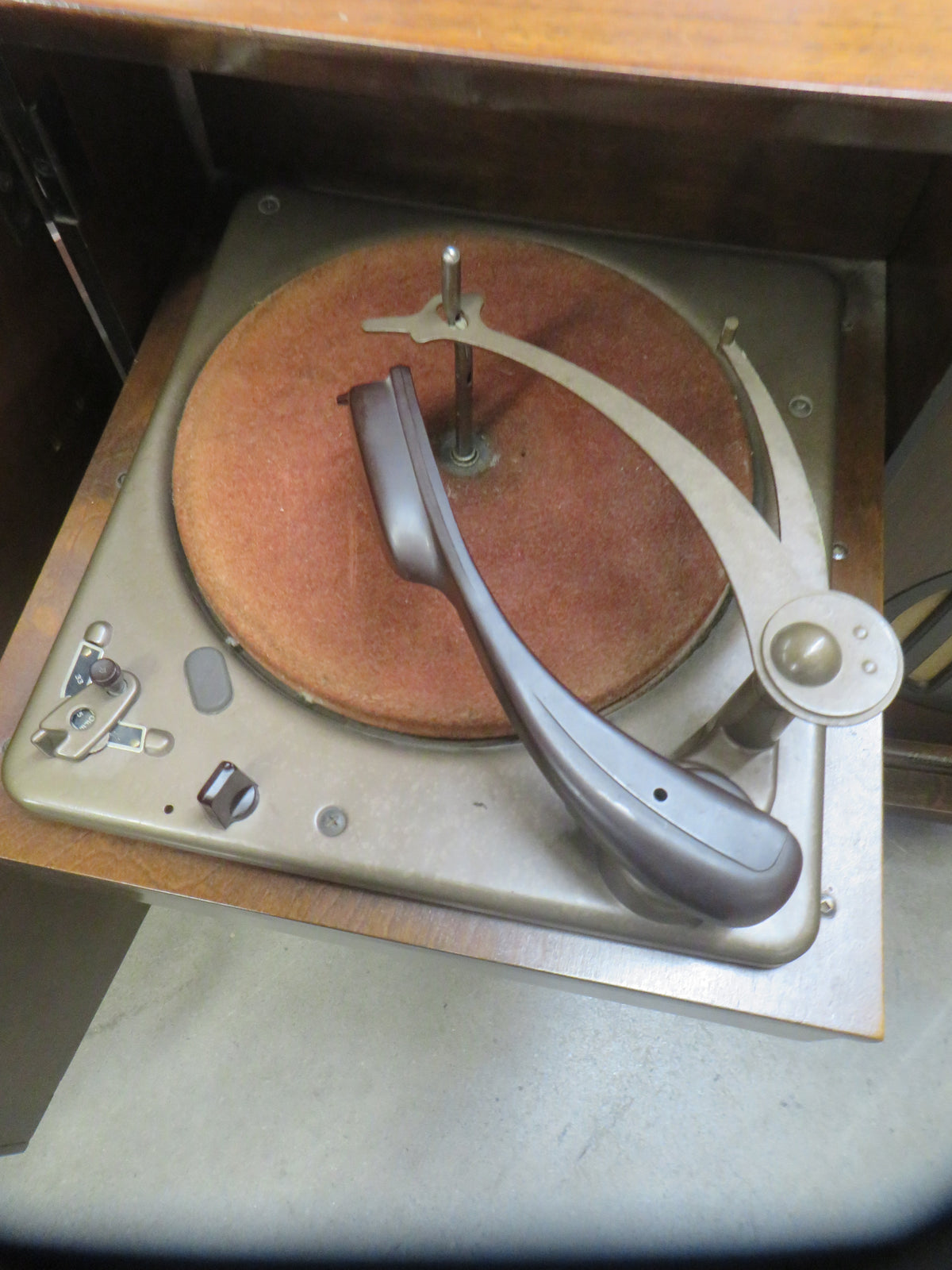 Vintage Record Player & Radio Console