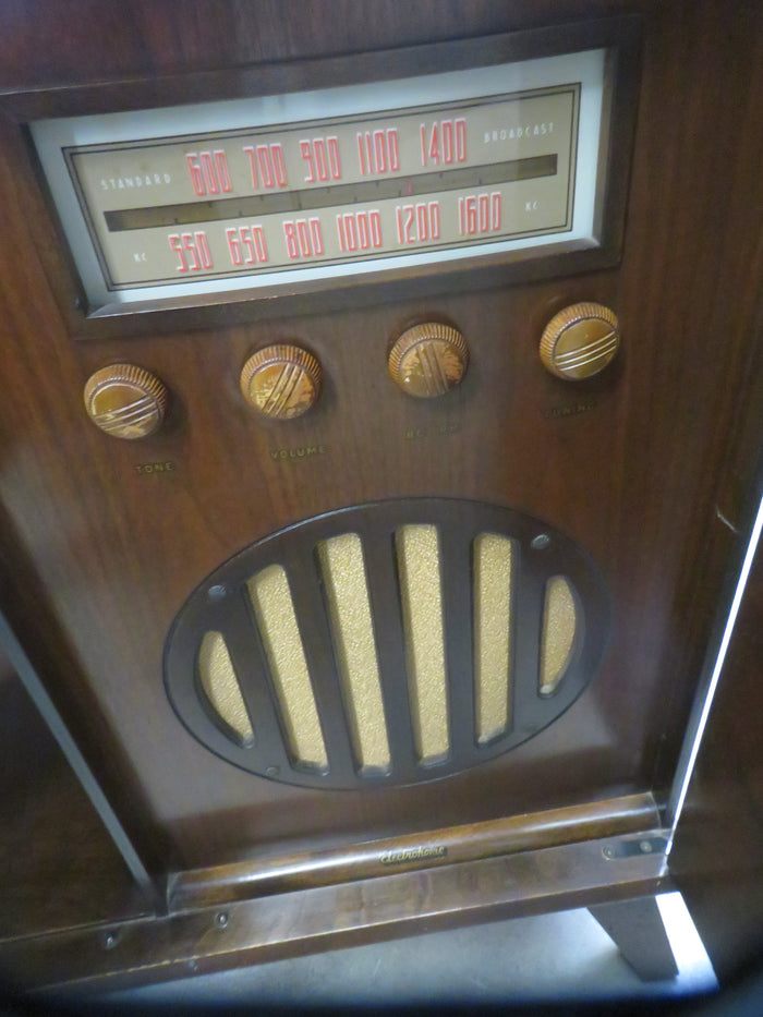 Vintage Record Player & Radio Console