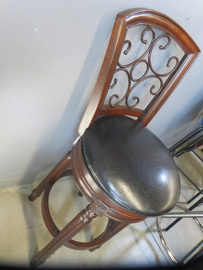 17.5" x 17.5 Stylish Barstool