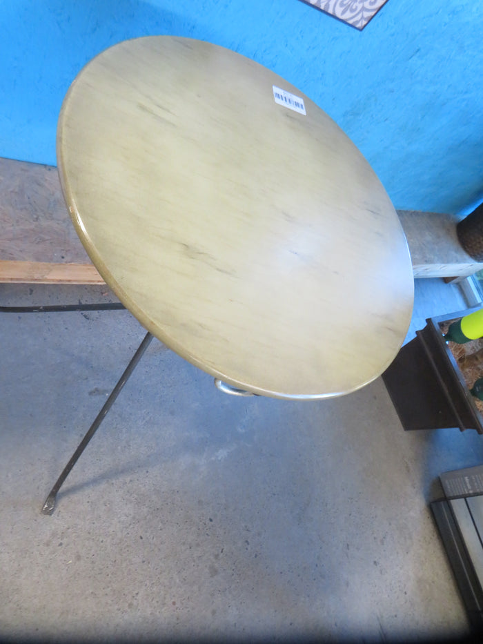 20" x 20" Metal Bistro Table