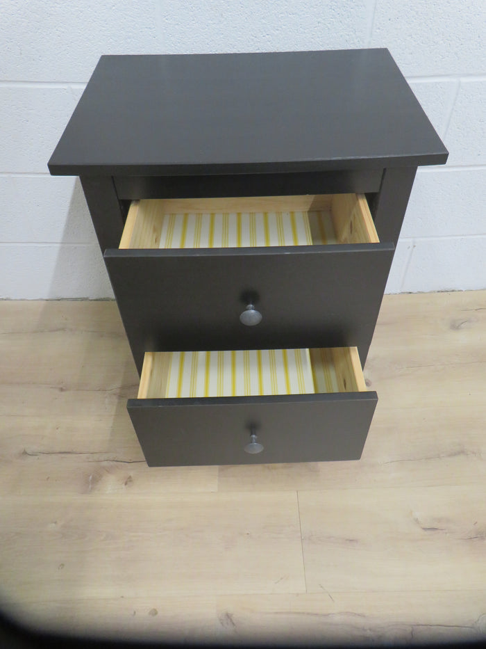 21.5"W Two Drawer End Table