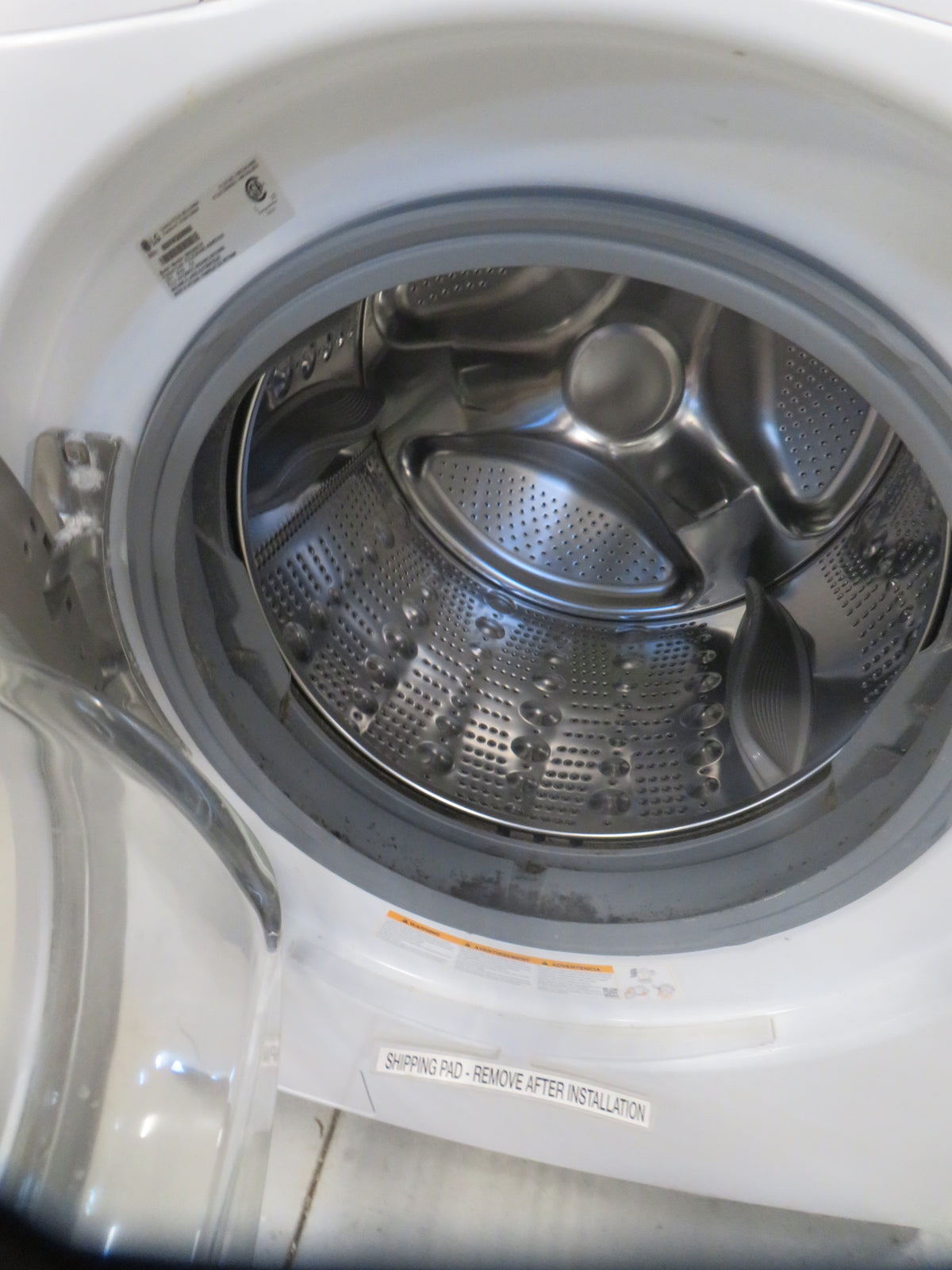 27"W Electric Front Load Washer in White