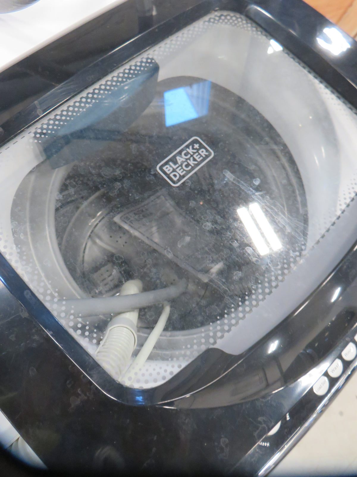 16"W Small  Black+ Decker Washing Machine