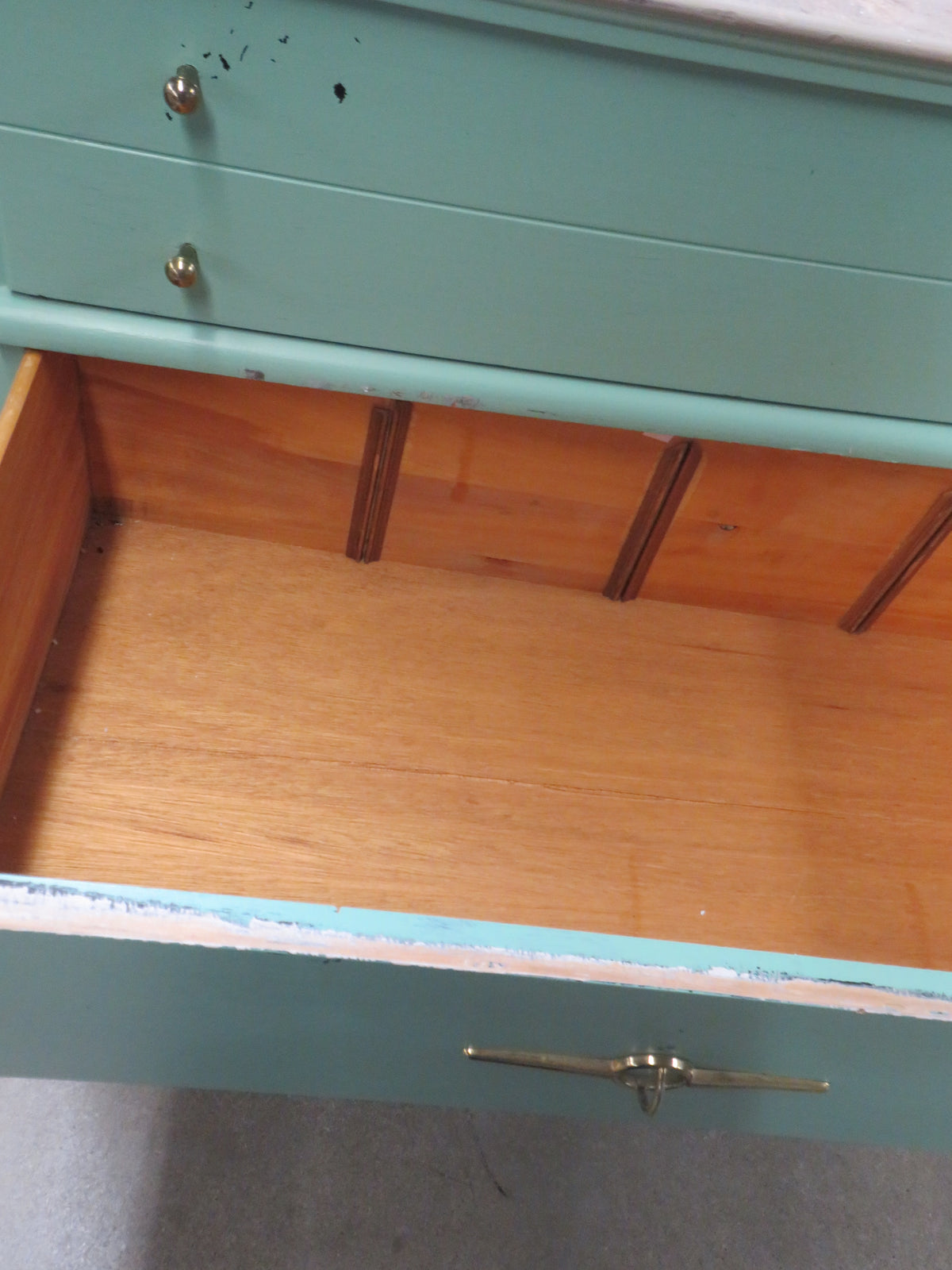 31"W 4-Drawer Dresser