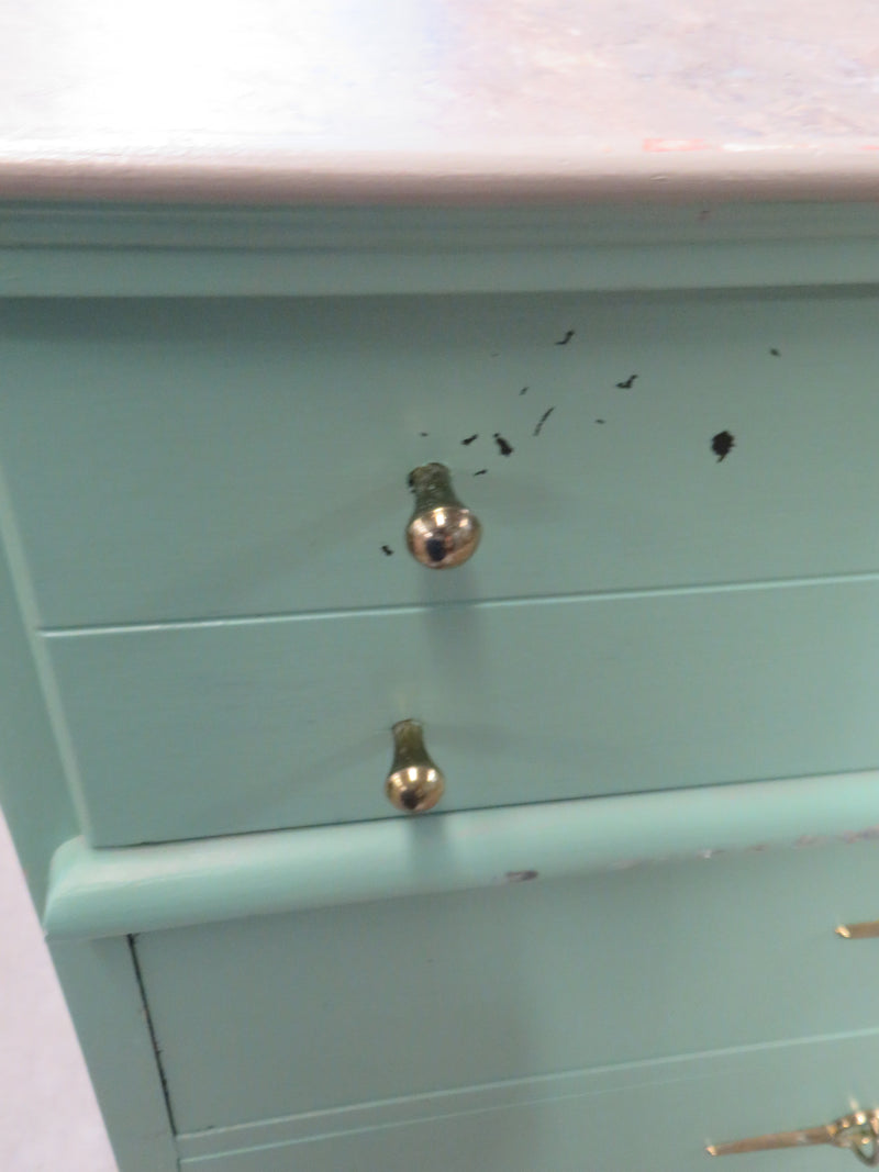 31"W 4-Drawer Dresser