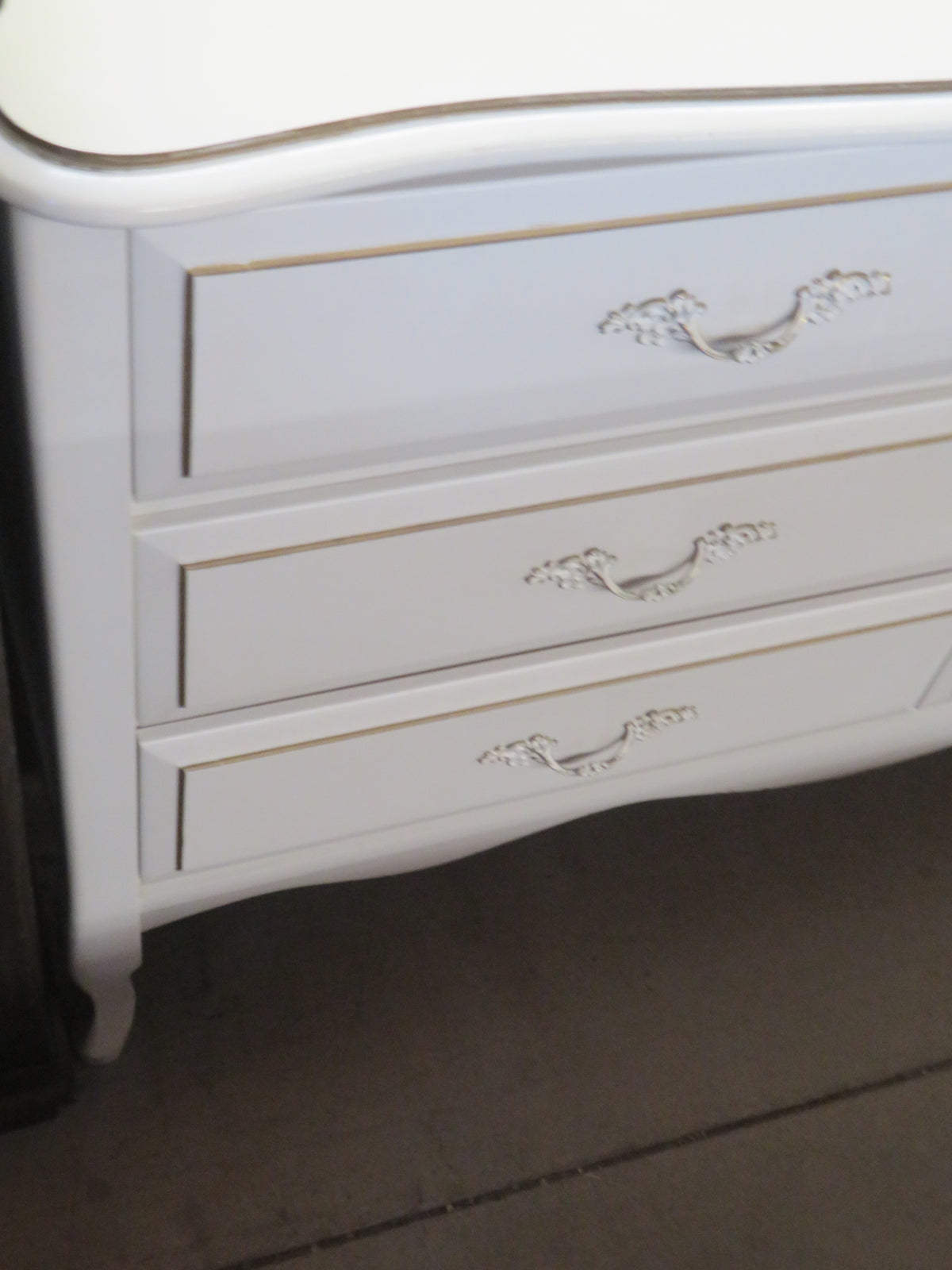 48"W 6-Drawer White Dresser