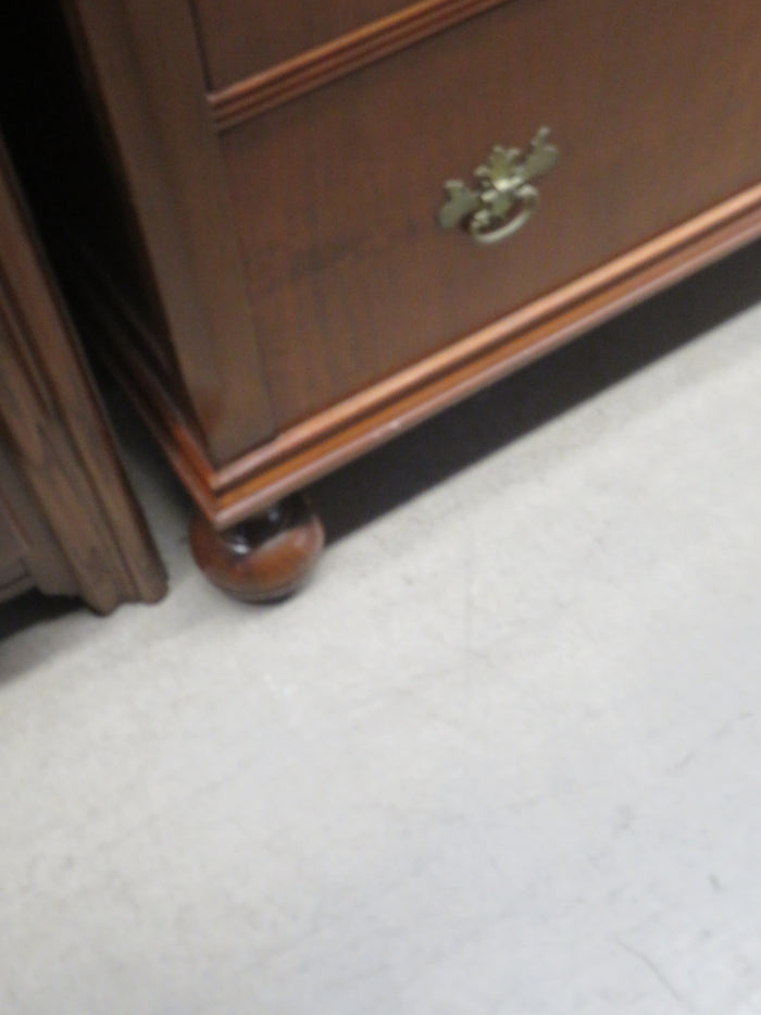 34"W 5-Drawer  Dresser