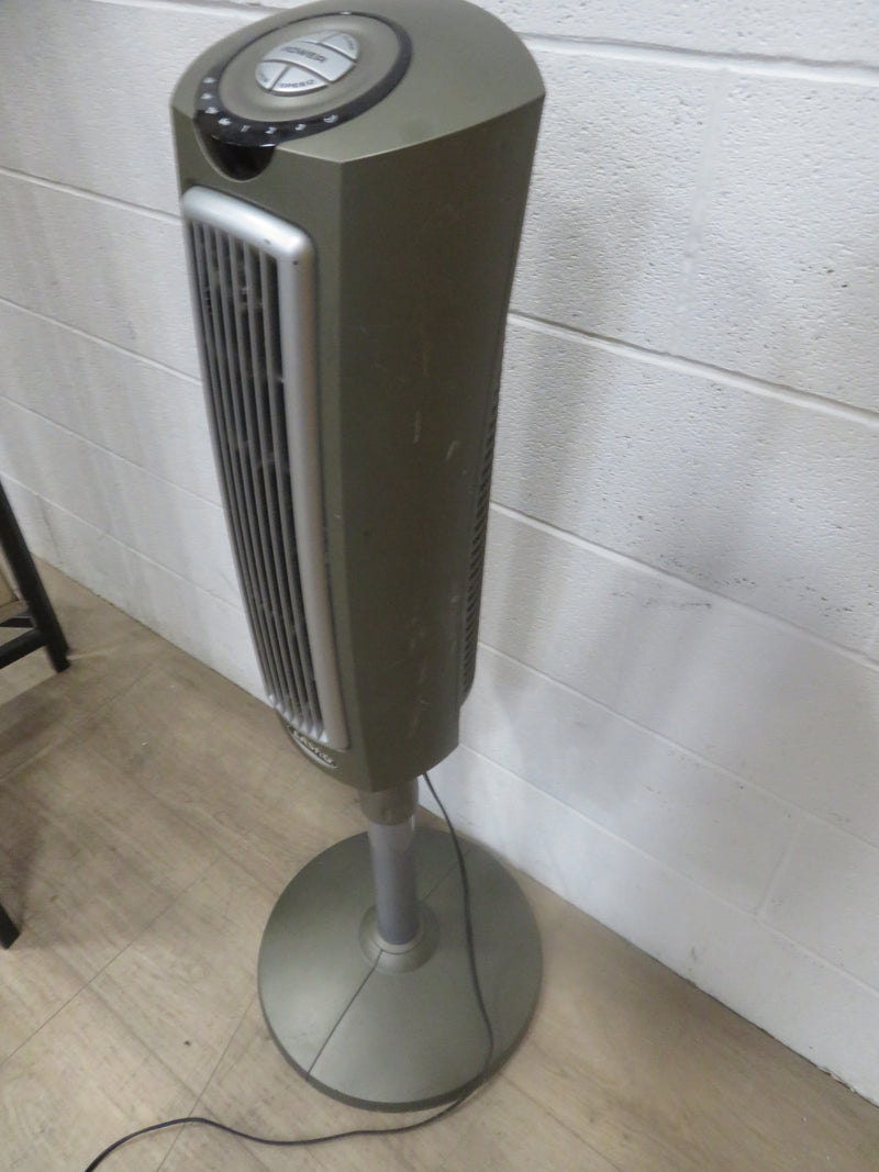 Oscillation Tower Fan in Gray