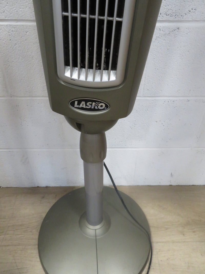 Oscillation Tower Fan in Gray