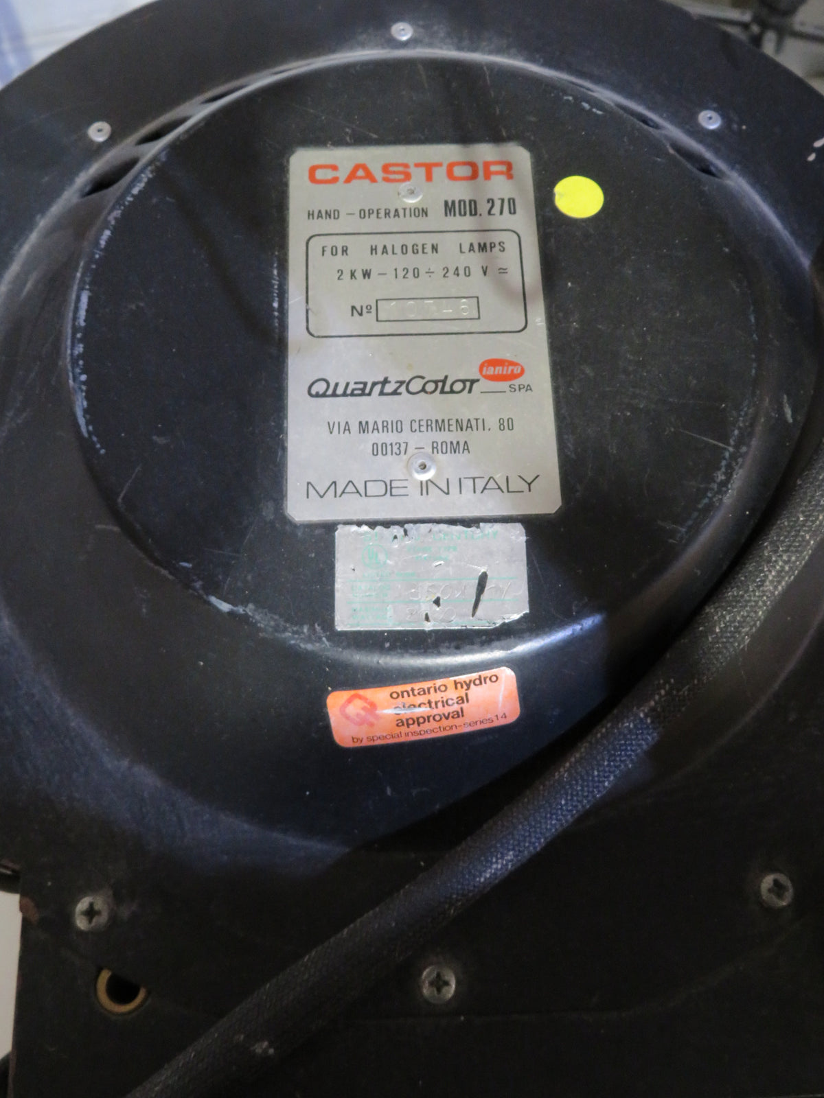 QuartzColor Castor 2kW Fresnel Spotlight (Model 270)