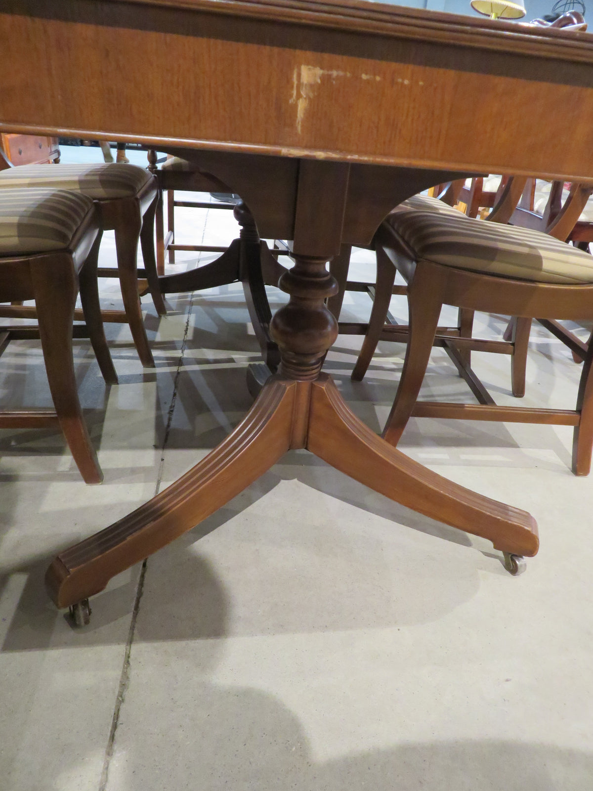 Mahogany Dining Table Set w/ 6 chairs