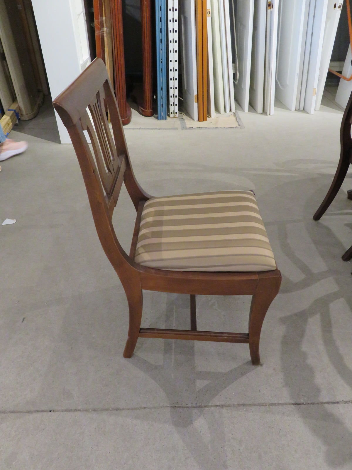 Mahogany Dining Table Set w/ 6 chairs