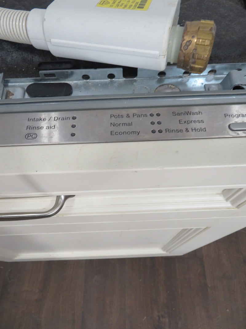 Miele Built-In Dish Washer - Cream Front