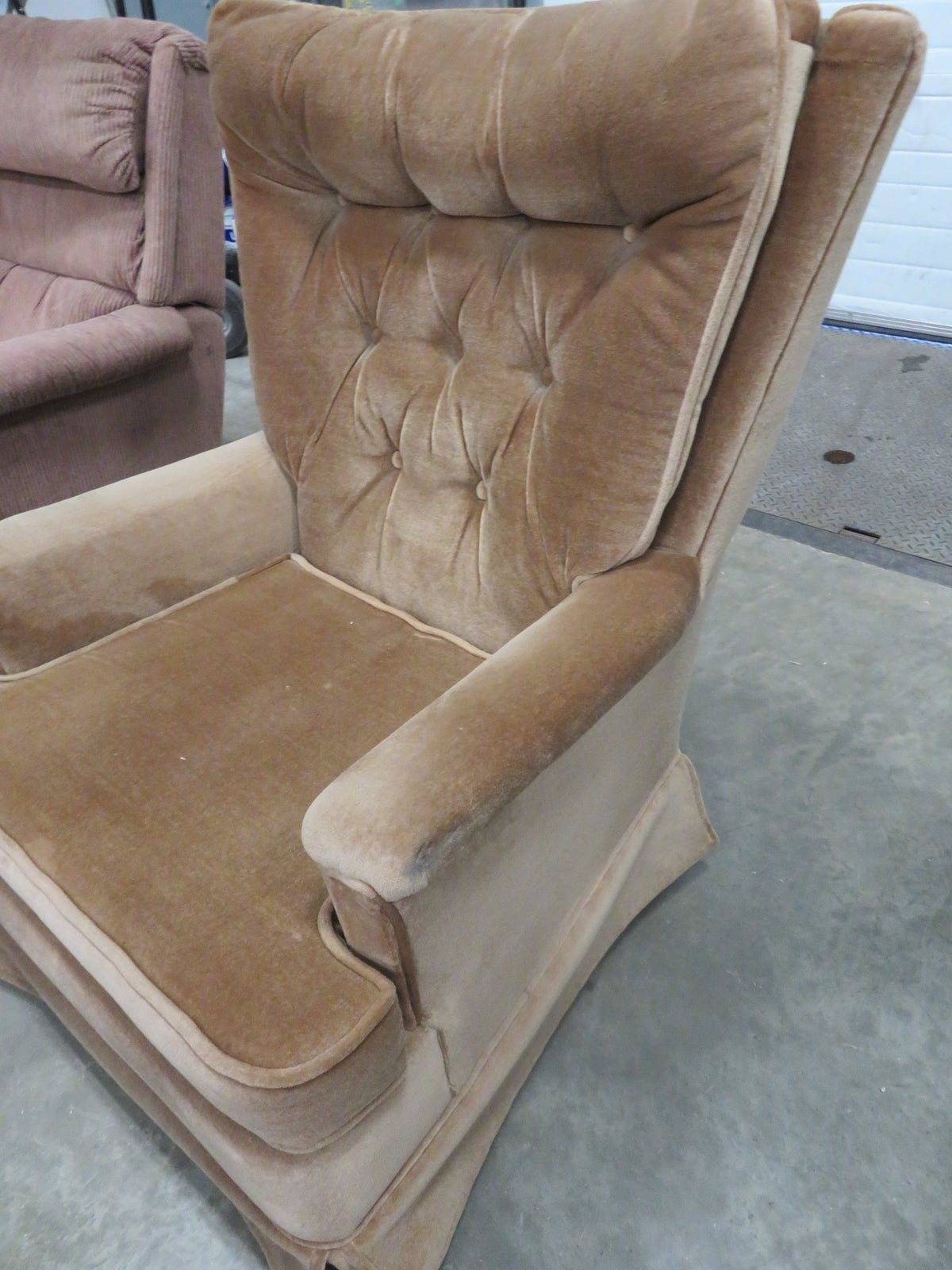 Swivel/Rocker in Beige Velour