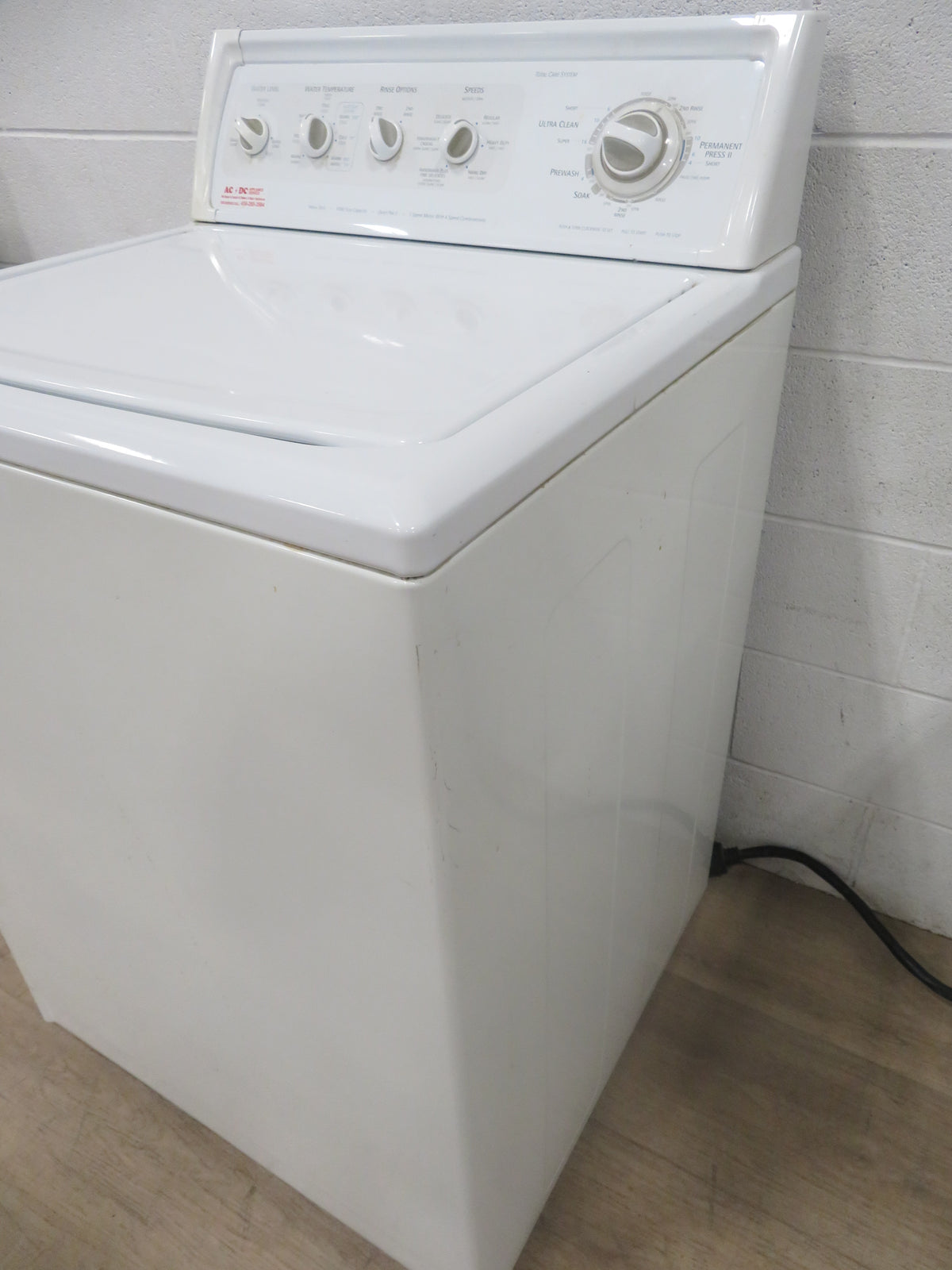 27" Washing Machine in White