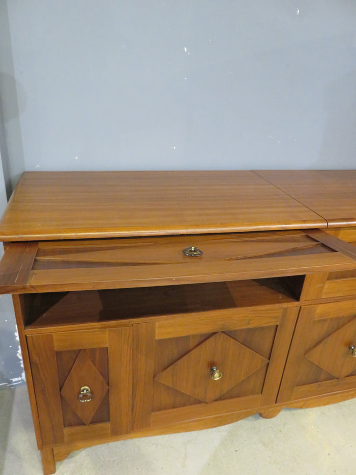 Entertainment Cabinet / Sideboard