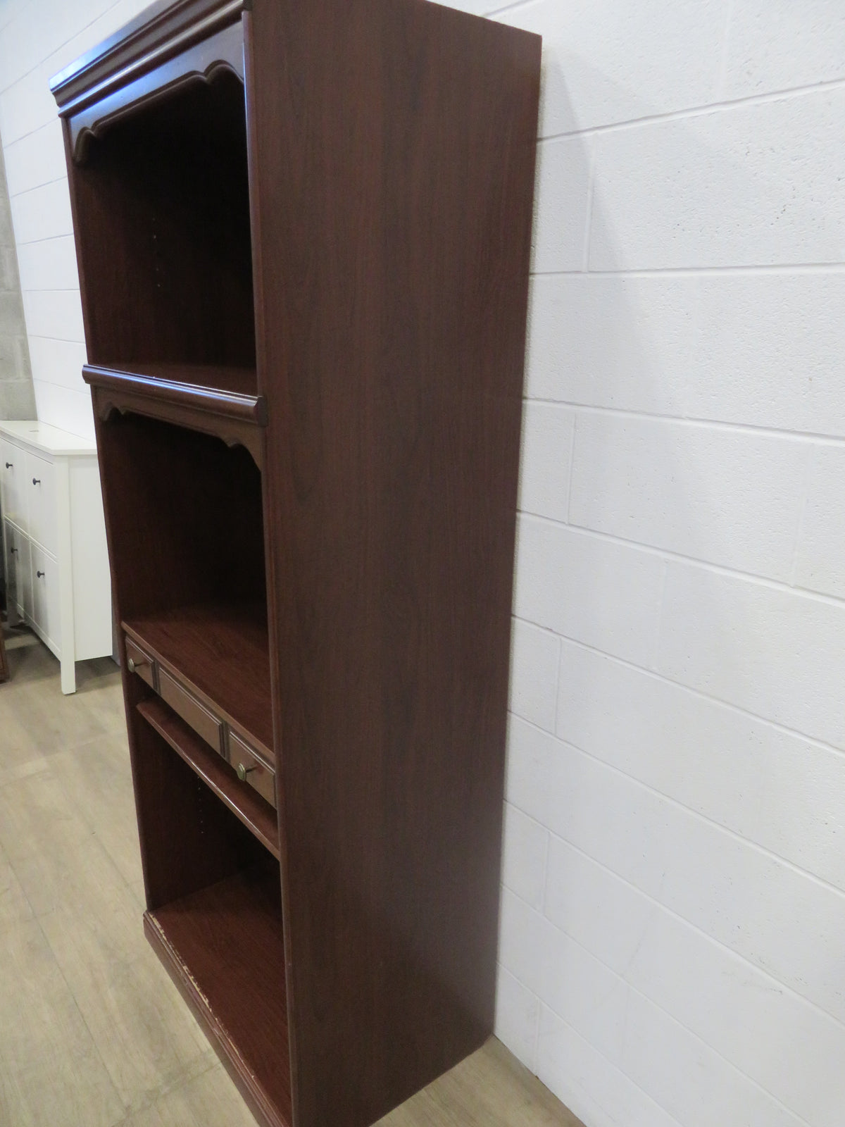 Wooden Desk with Build-in Shelves