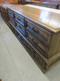 Vintage 9-Drawer Dresser in Solid Wood