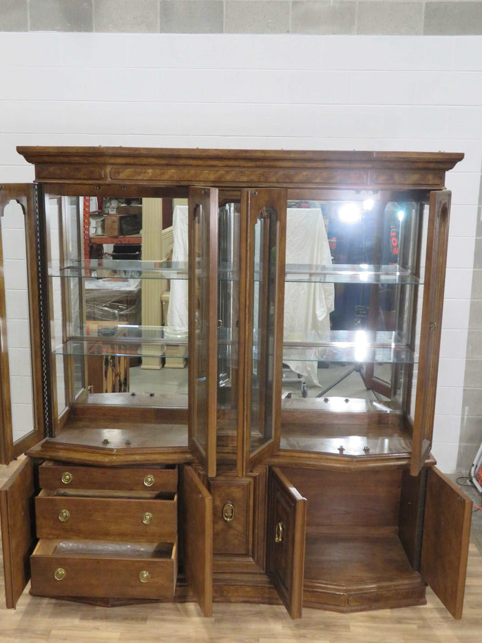 2 Piece Traditional Styled Hutch with Glass Shelves