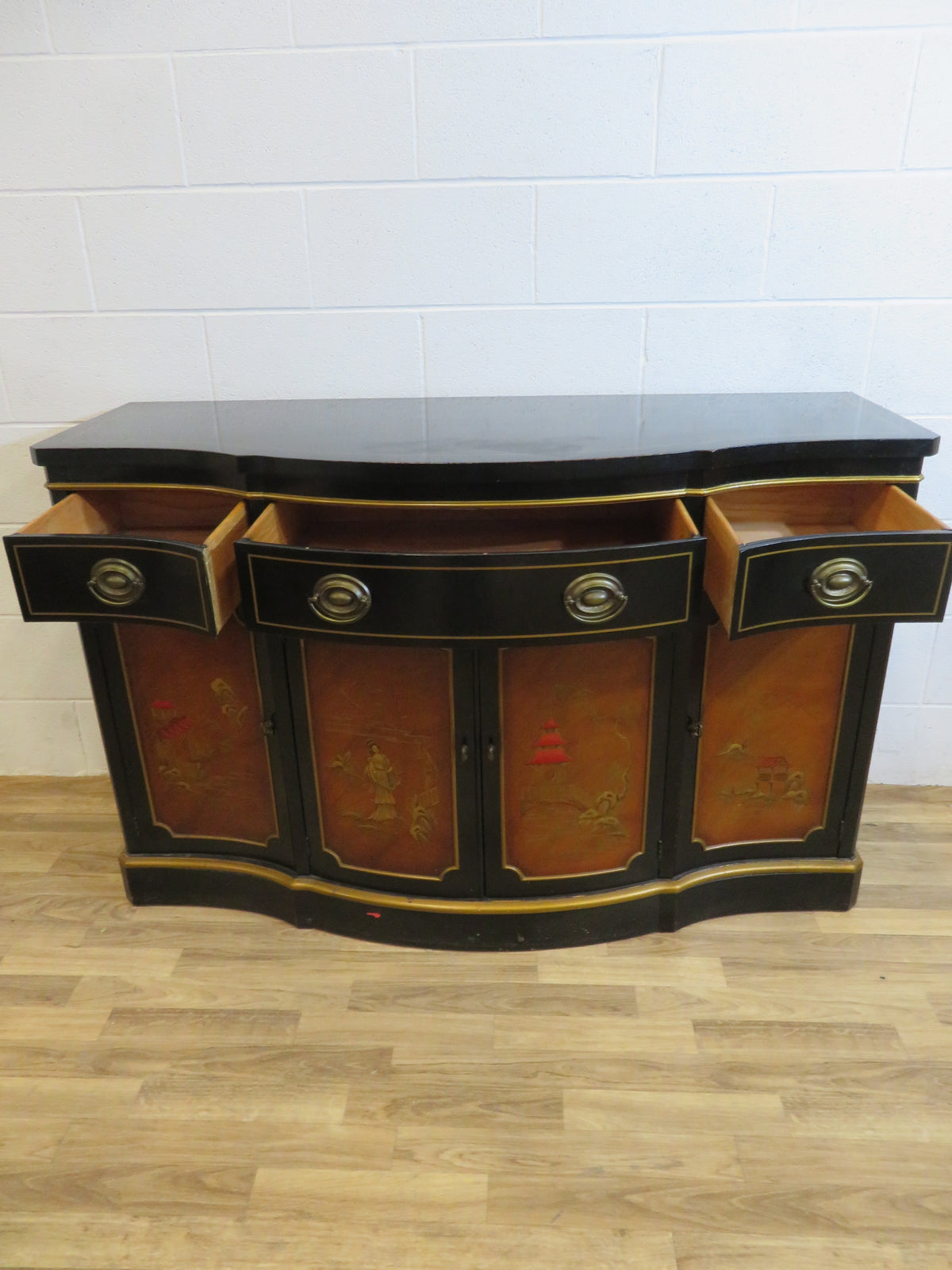 6-Drawer Dresser with Asian Theme