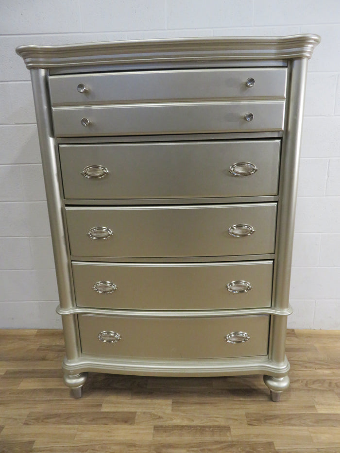 5-Drawer Dresser Painted in Nickel colour