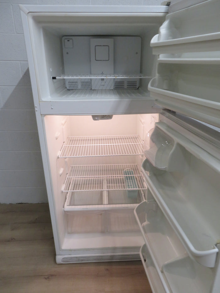 30" Fridge Freezer in White - Frigidaire