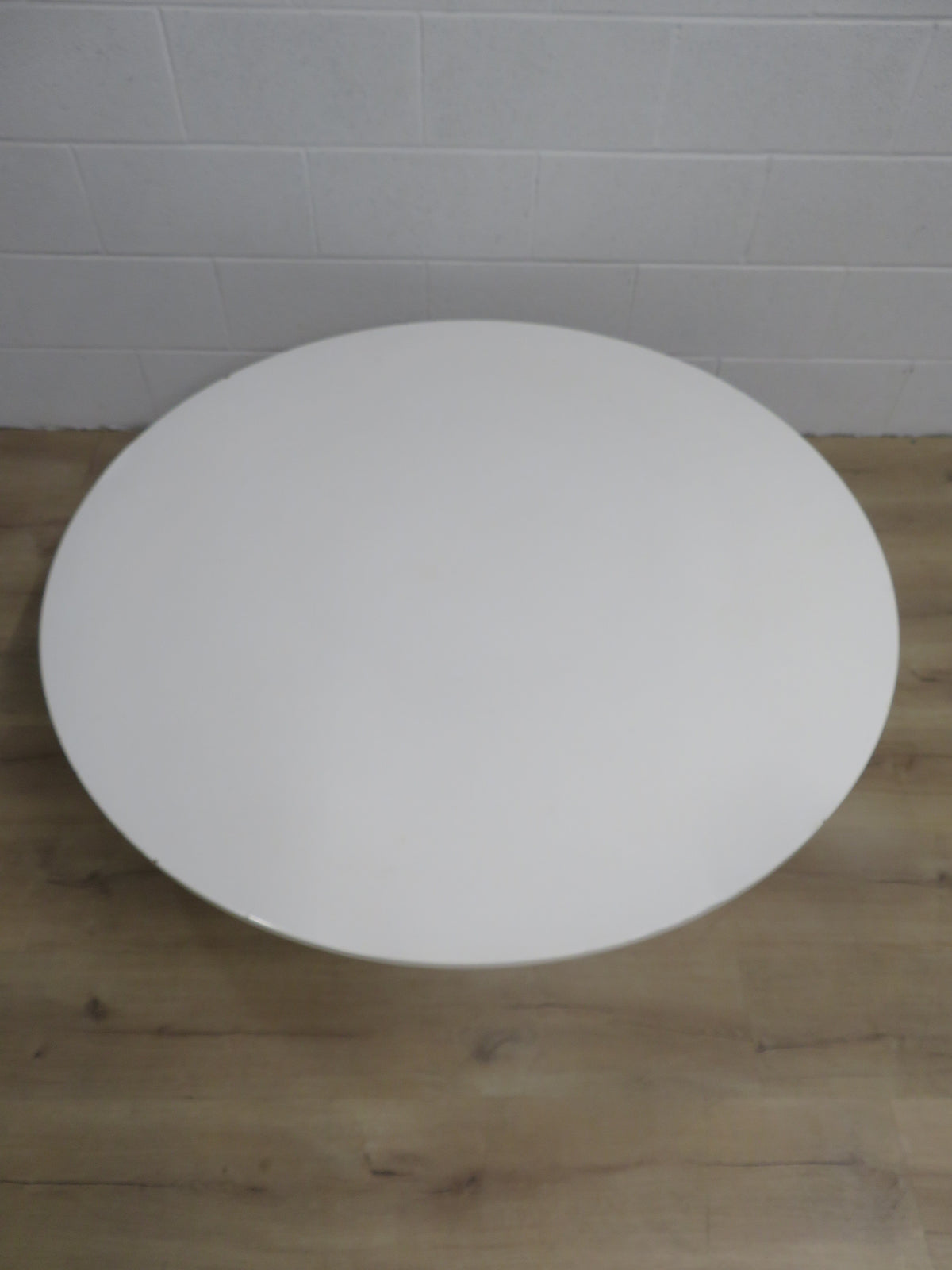 48"Diameter White Coffee Table