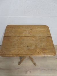 20"W Rustic End Table in Pine