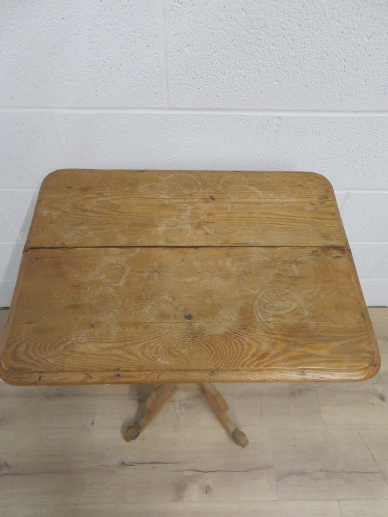 20"W Rustic End Table in Pine