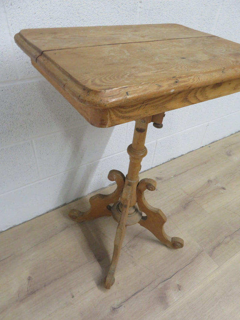 20"W Rustic End Table in Pine
