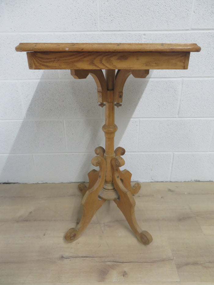 20"W Rustic End Table in Pine