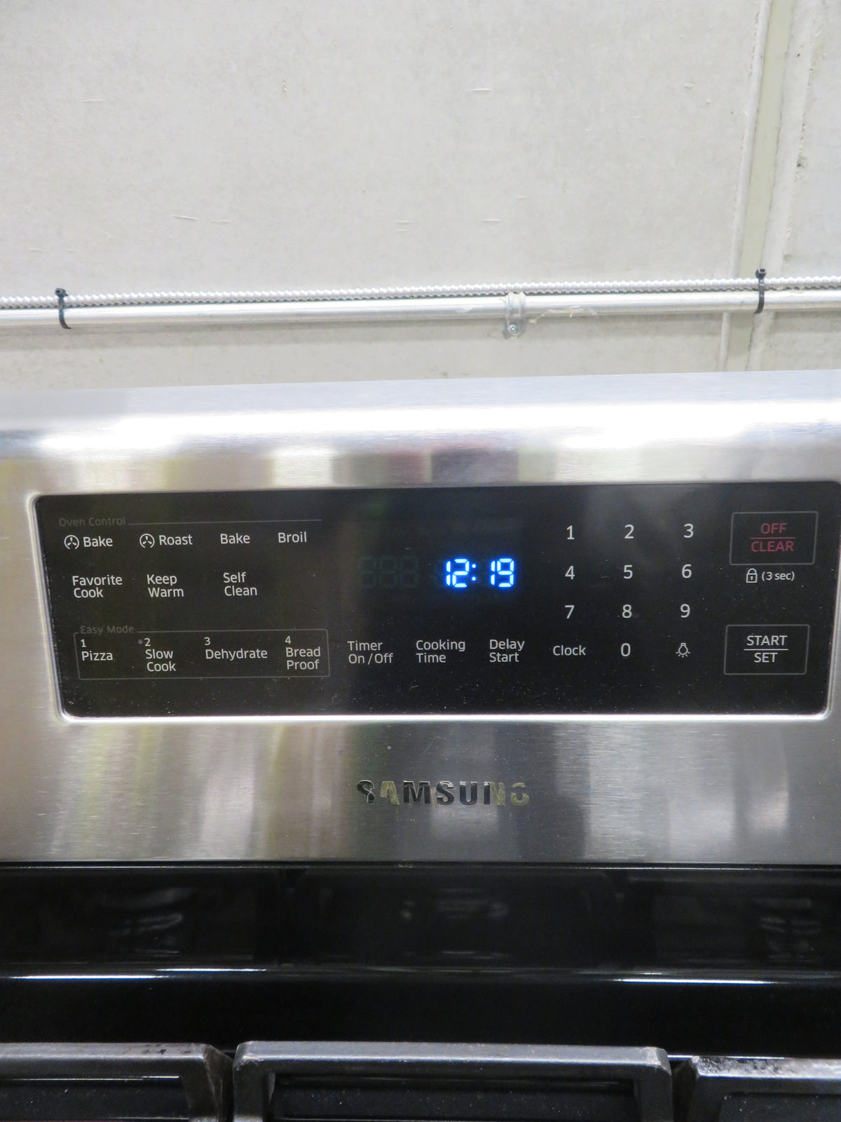 30" 5-Burner Gas Stove in Black and Stainless Steel