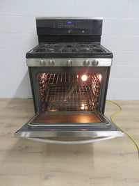 30" 5-Burner Gas Stove in Black - Stainless Door