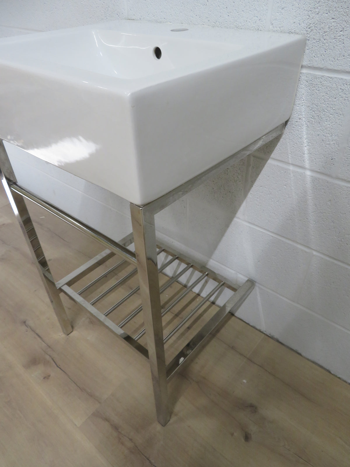 20"W Bathroom Sink on Chrome Frame