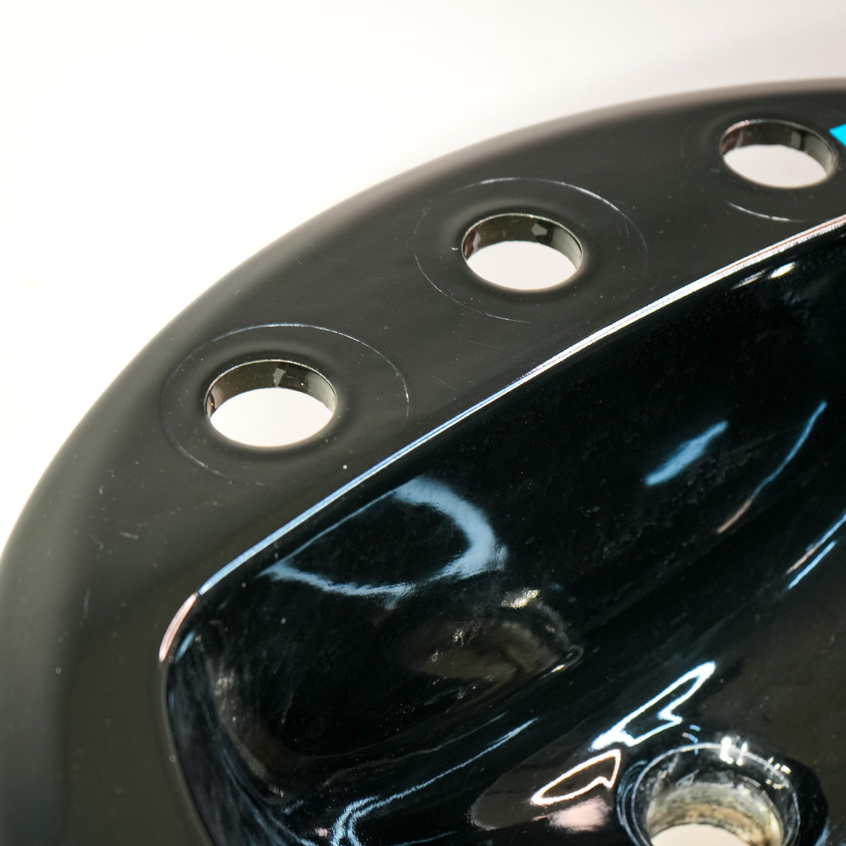 20-Inch Wide Undermount Sink in Glossy Black with 3 Faucet Holes