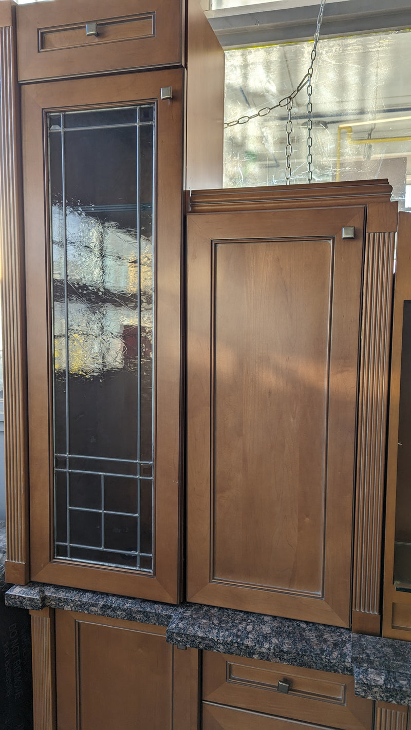 Early American Kitchen w/ Black Granite Counter-Top