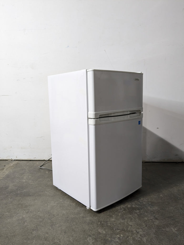 18.5" W Danby White Mini Fridge